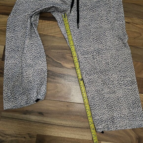 Lululemon Step Lively Crop Pants Dottie Dash Grain Black Size 6 Euc - Picture 8 of 11